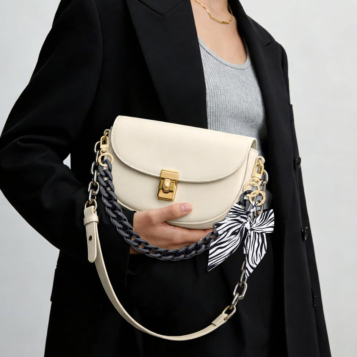 TUCEWP Black Purse Chain Strap 17.9 Inch Chunky Acrylic Bag Handle Shoulder Strap Replacement with Zebra Stripe Print Bow Bag Charms Vintage Handbag Decoration Chain Bag Accessories Charms for Women